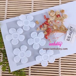 ดอกไม้ผ้าลูกไม้สีขาวกลีบมน ขนาด 3 cm. (20 ชิ้น)