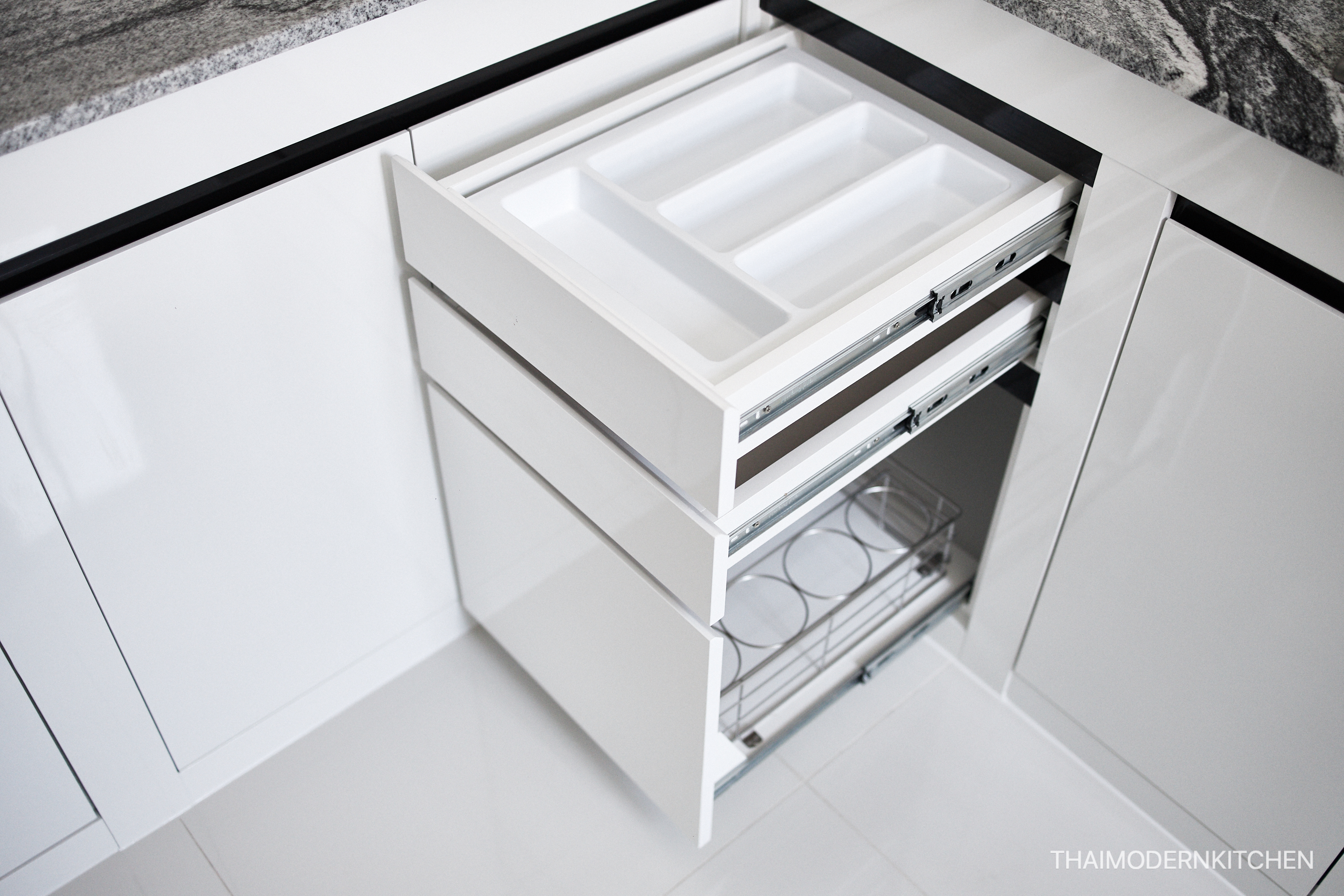 ครัวบิ้วอิน บ้านคุณ สิทธิพงษ์ 4.7 ตู้บน+ 5.15 ตู้ล่าง 0.62 ตู้เต็มสูง 220