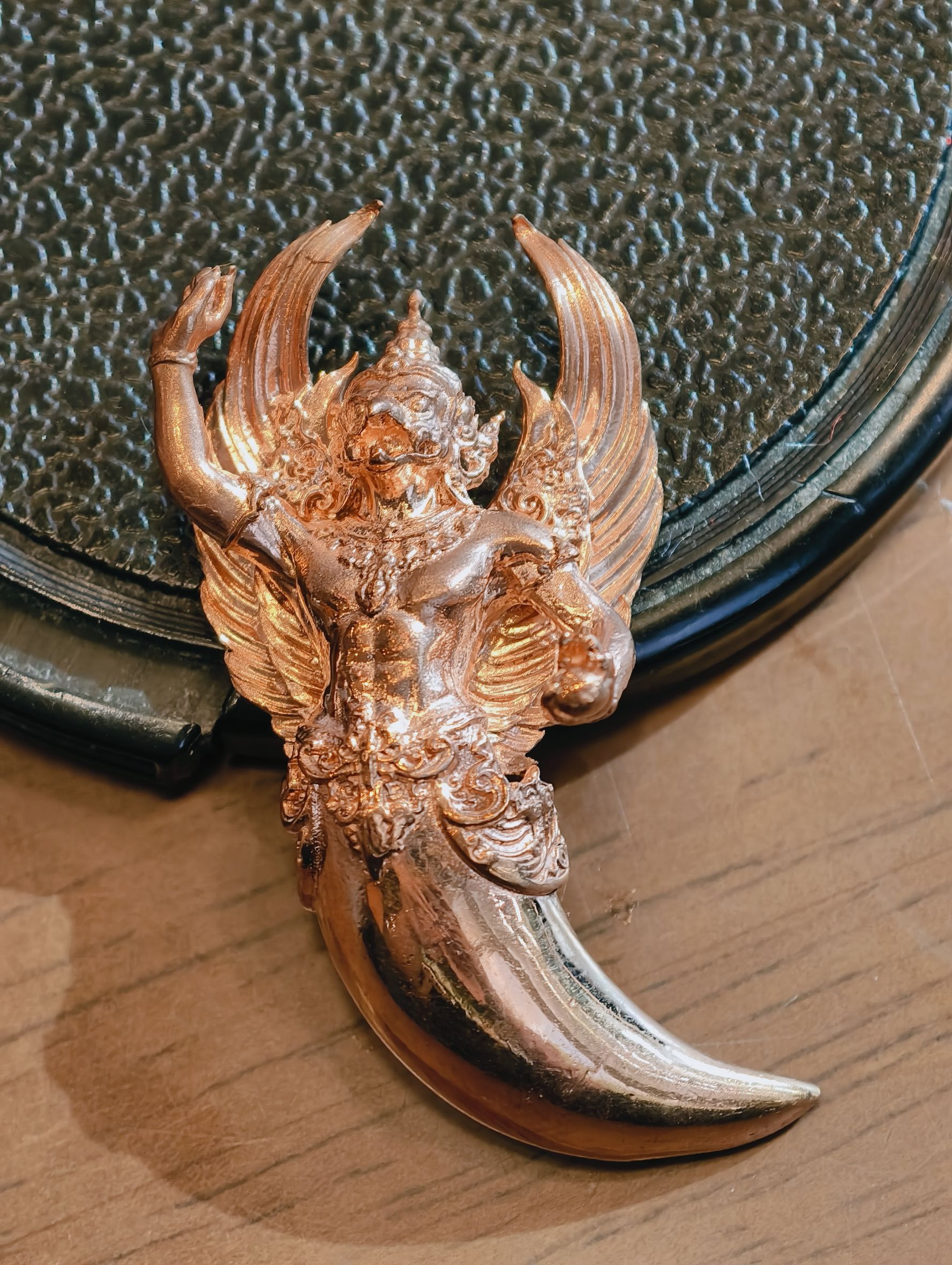 ครูบาวิรุต วัตสันมะเหม้า เชียงราย เล็บครุฑ กำเนิดเศรษฐี AC4344