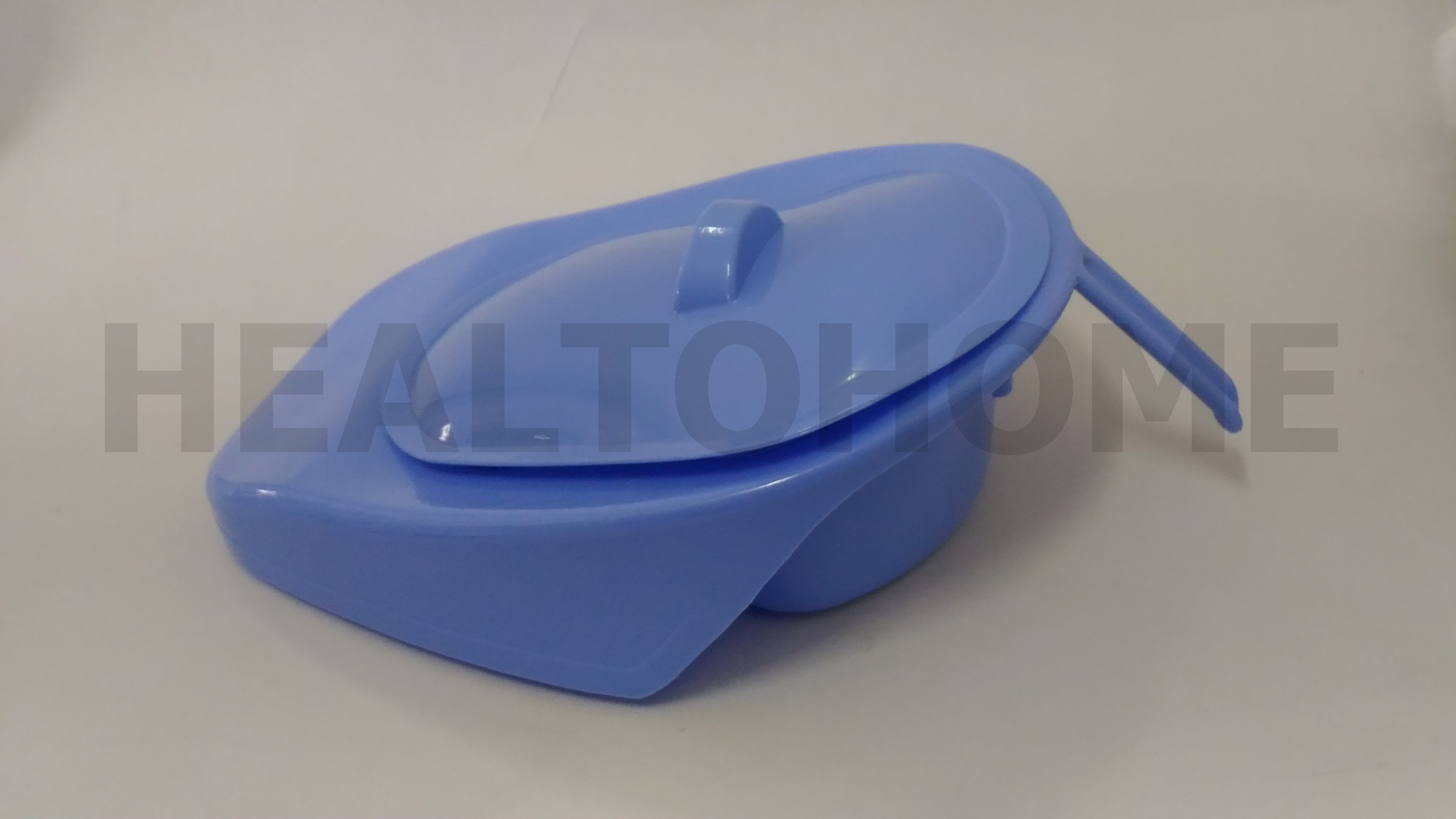 หม้อนอนพลาสติก หน้าลาด มีหูจับ พร้อมฝาปิด