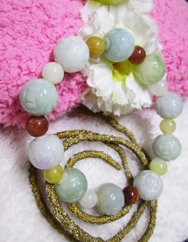 สร้อยข้อมือหยกแกะสลัก