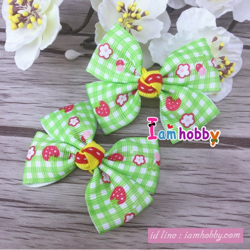 โบว์ผ้าน่ารักๆสีเขียวลายเชอรี่ (1 คู่)