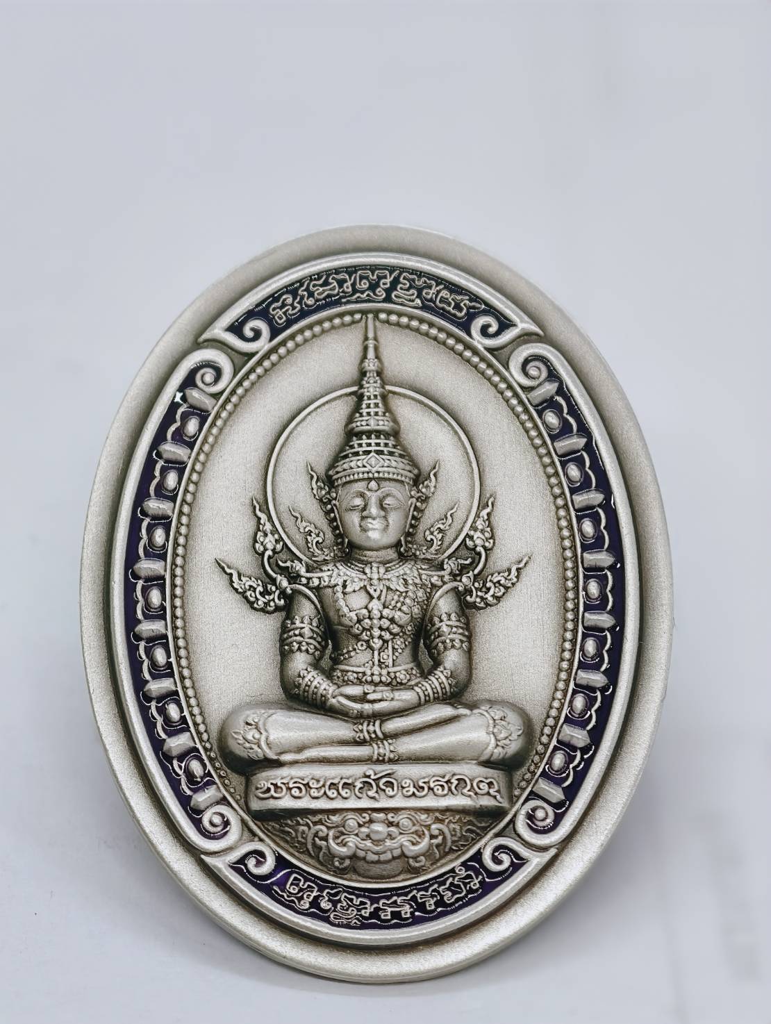 หลวงพ่อพัฒน์ วัดห้วยด้วน พระแก้วมรกต ฉลอง100 ปี ลงยา เนื้อเงิน (KA1809)