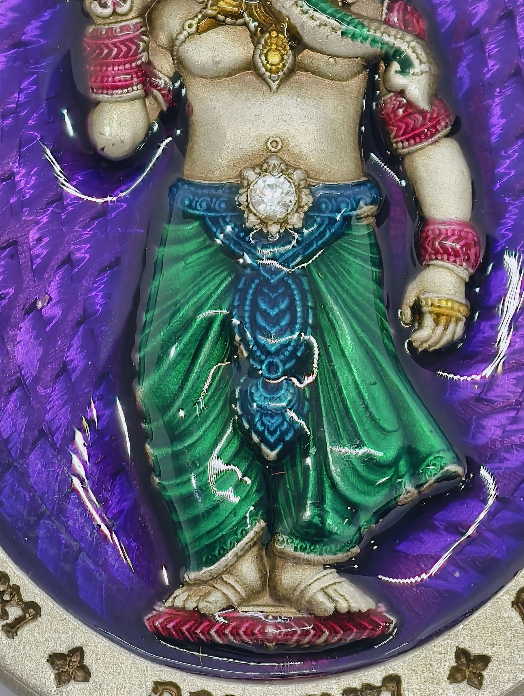 พระพิฆเนศเหนือดวง ฝังเพชร 2 เม็ด ลงยา หน้าหลัง ไม่มีกล่อง AA3434