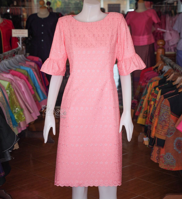 เดรสผ้าลูกไม้คอตต้อน สีพีช ไซส์ M