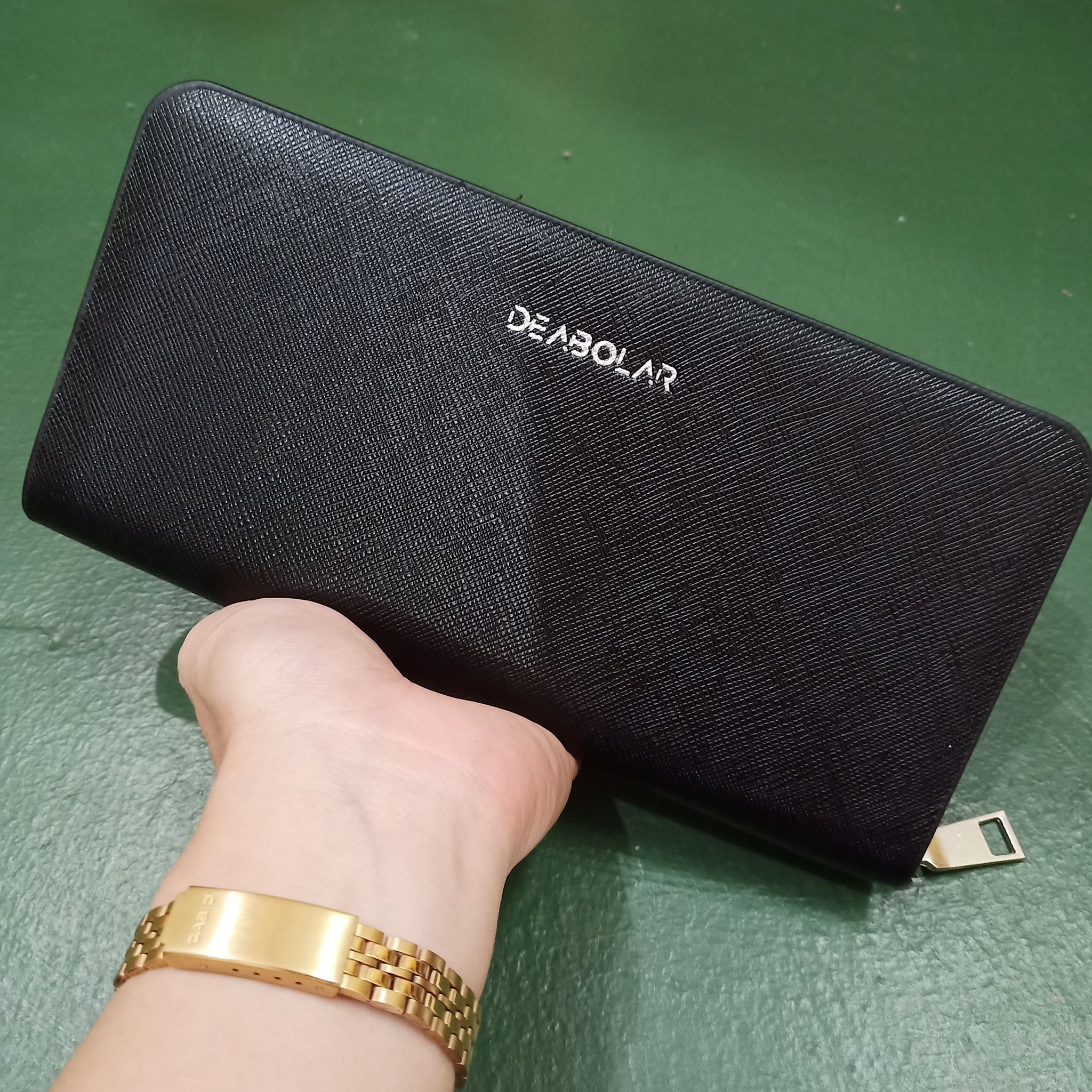 กระเป๋าสตางค์ผู้ชายใบยาวแบบซิปรอบ ใส่ของได้เยอะ