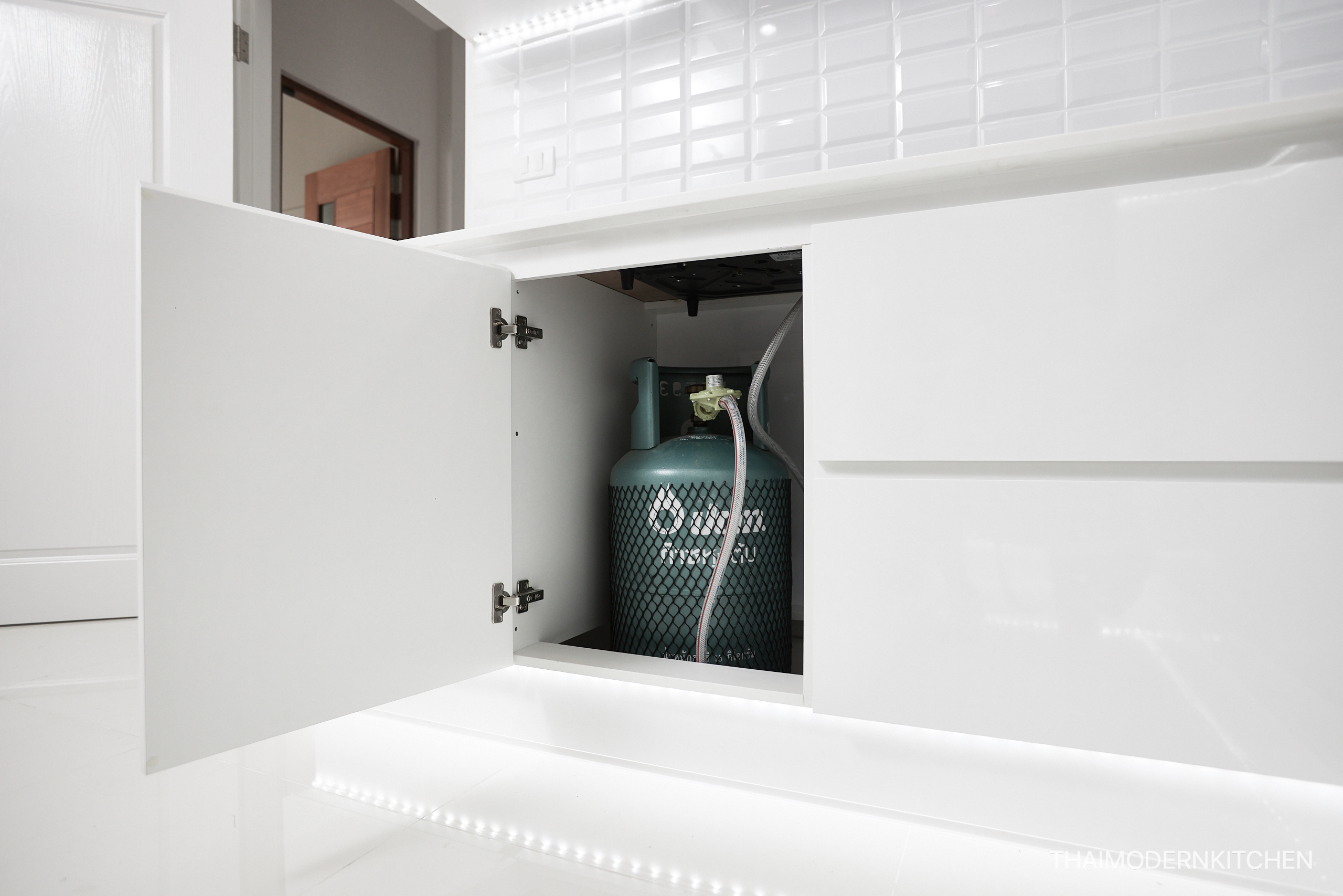 ครัวบิ้วอิน บ้านคุณ ทนงศักดิ์ 1.2+1.96+2.2 ตู้ล่าง 2.2+3.16+2.2 ตู้บน