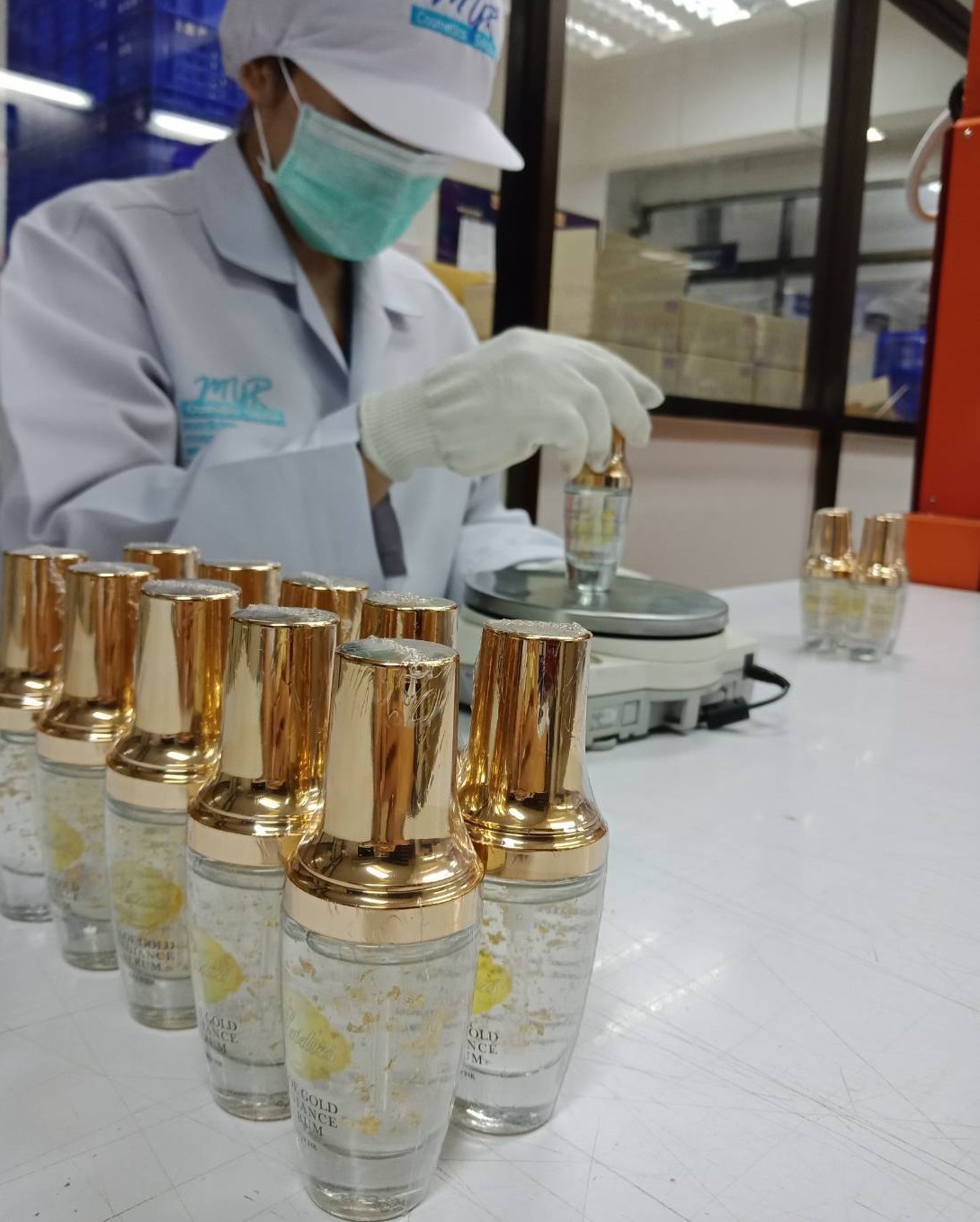 Ladies Aloe Gold Radiance Serum เซรั่มว่านหางจระเข้เข้มข้นผสมทองคำ 24K