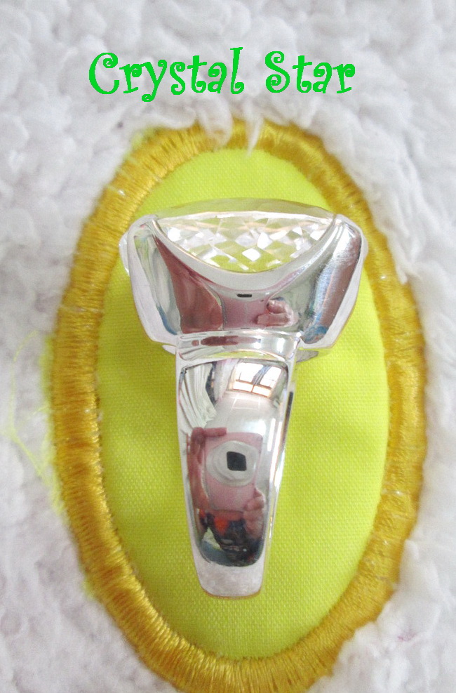 แหวนคริสตัล