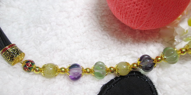 สร้อยคอหางช้างและหินสี