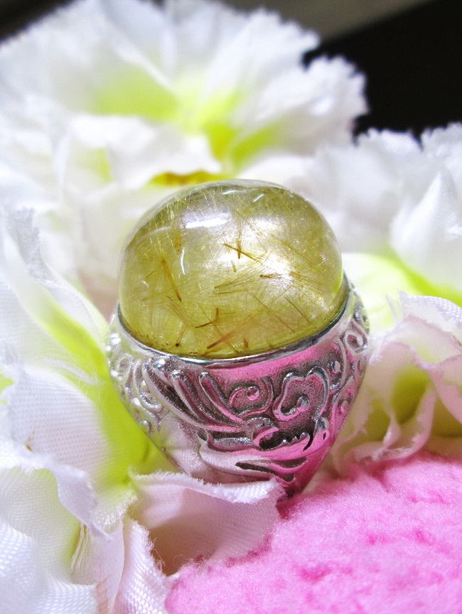 แหวนไหมทอง