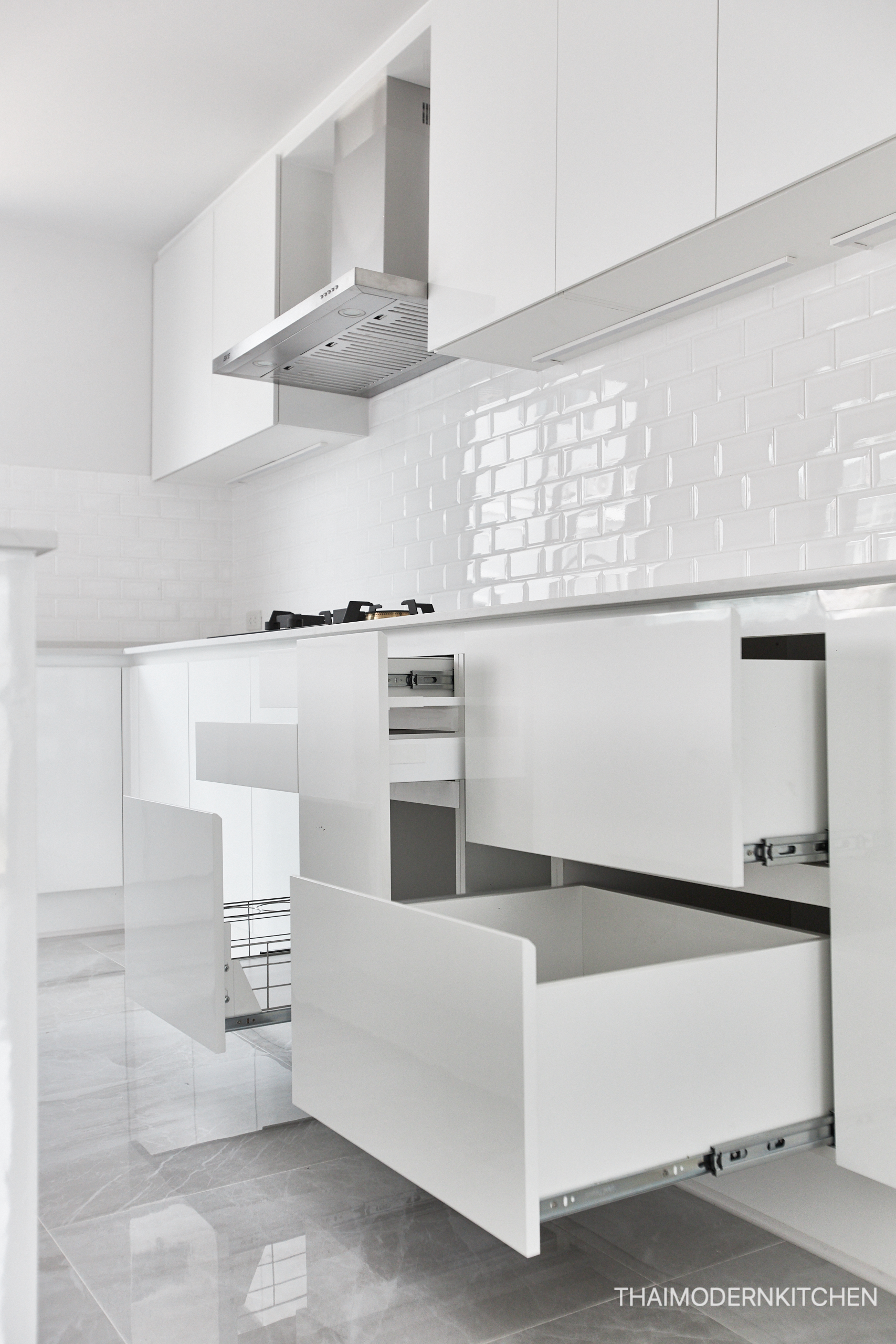 ครัวบิ้วอิน บ้านคุณ โสจิรัต 3+3.3 ตู้ล่าง 4.5 ตู้บน (เว้นติด hood) 1.8 island