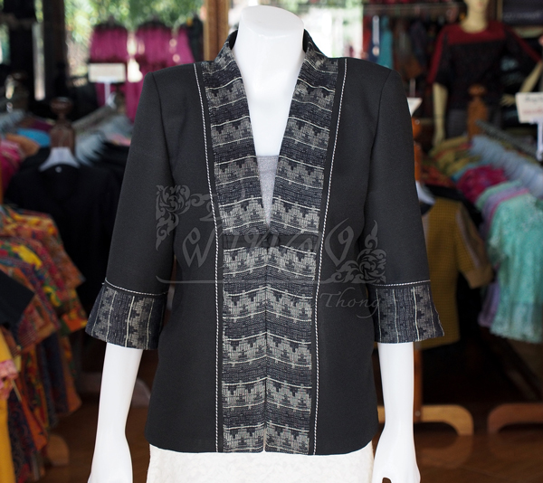 เสื้อคลุมผ้าฝ้ายสุโขทัยสีดำแต่งผ้าลายมัดหมี่สุโขทัย ไซส์ L