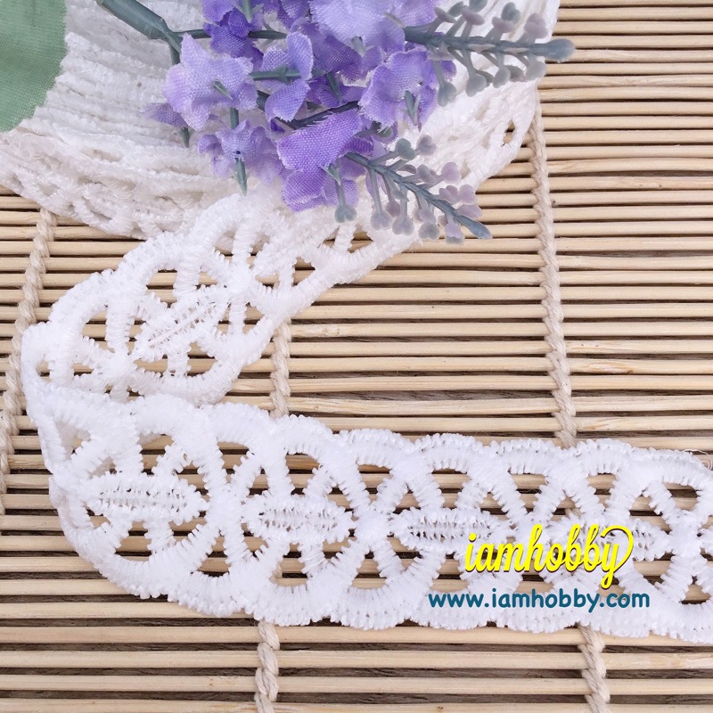 ลูกไม้สีขาวลายวงกลมถักซ้อน ขนาด 3 cm. (1 หลา)