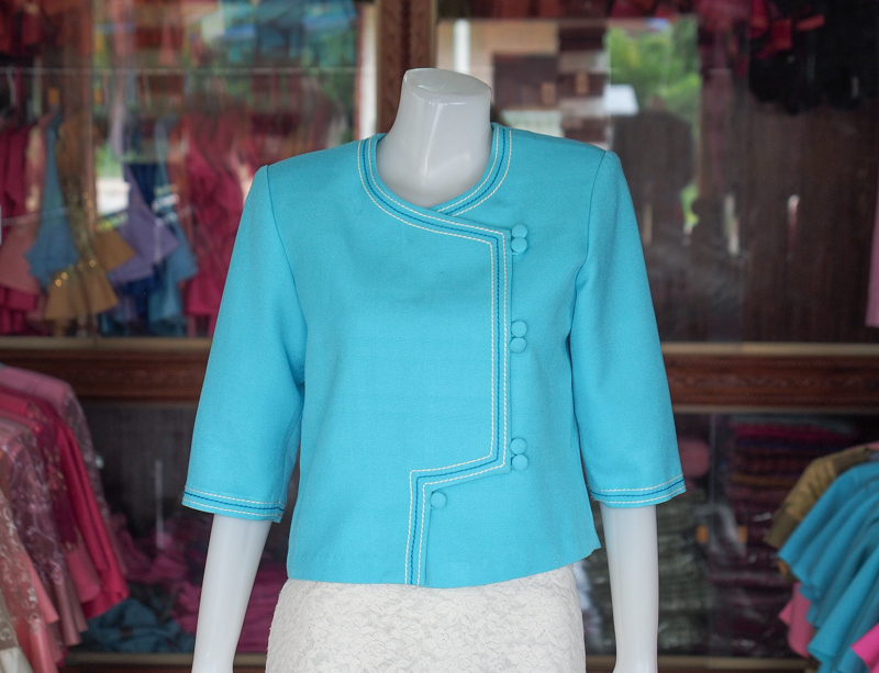 เสื้อผ้าฝ้ายสุโขทัยแต่งเดินไหม สีฟ้า ไซส์ Xl
