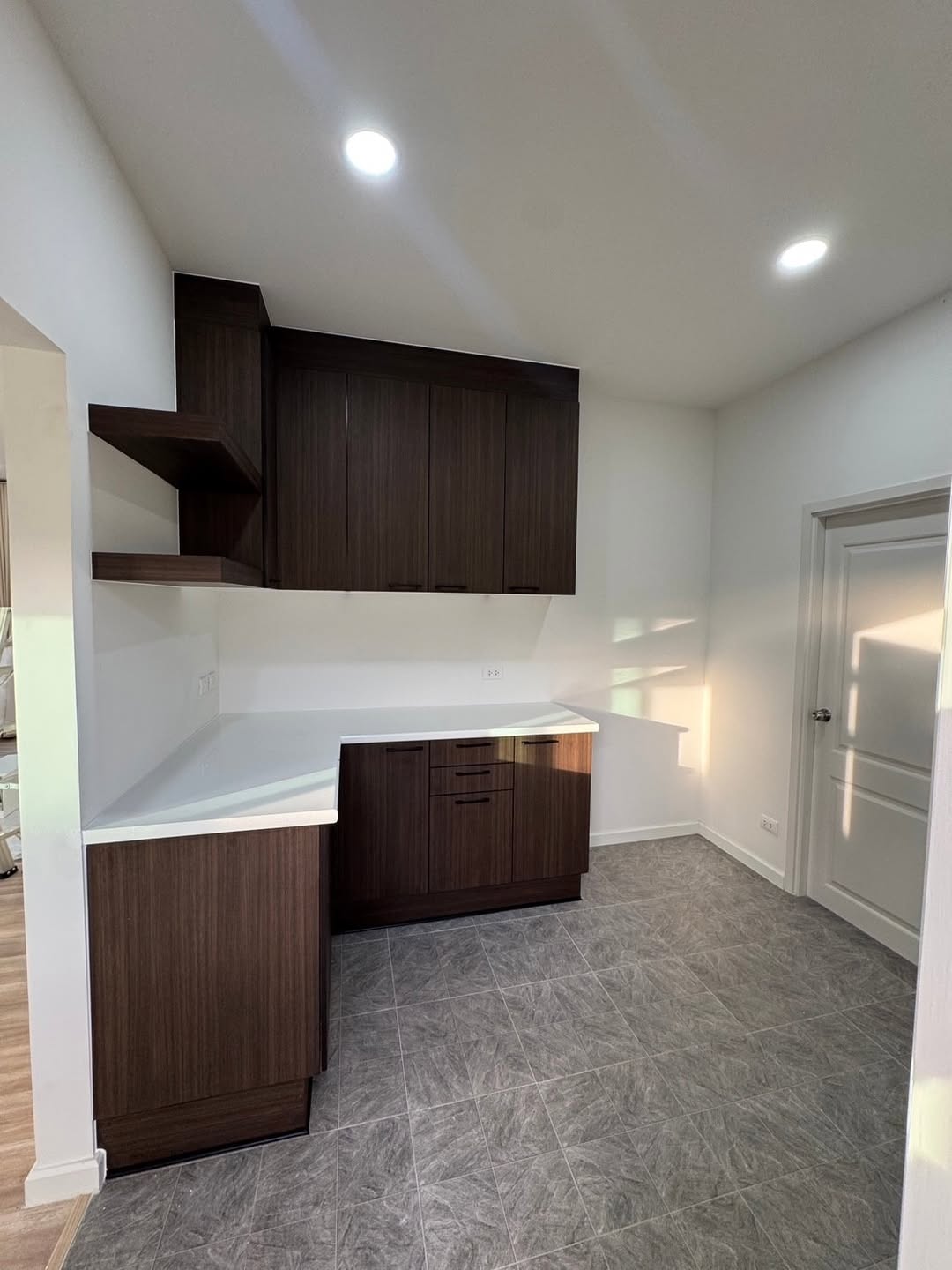 #ครัวบิ้วอิน ราคา 42000- 1.8+0.7 ตู้บนล่าง Top laminate ตามภาพ 42000- ไม้ MDF