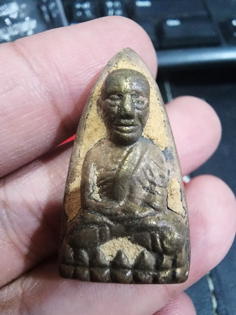 หลวงปู่ทวด 2 หน้า วัดดีหลวง นวะโลหะดินไทย โค้ดชัด กล่องเดิม (AB4843)