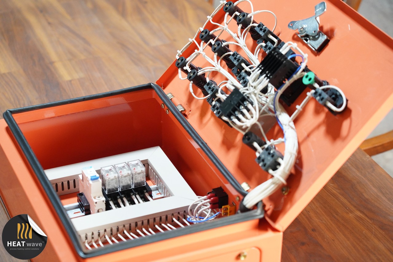 POWDER COATING CTRL MODULE FOR 6 BURNERS, 300x450x150 STEEL BOX, DIGITAL TEMP. CONTROLLER "FOTEK" TAIWAN, OMRON TIMER VERSION.3