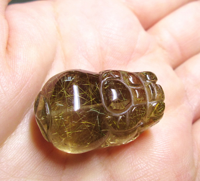 ปี่เซี๊ยะแกะสลักจากสโมคกี้ควอทซ์