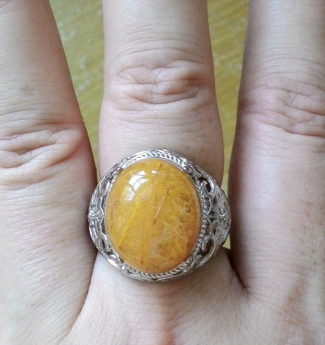 แหวนไหมทอง