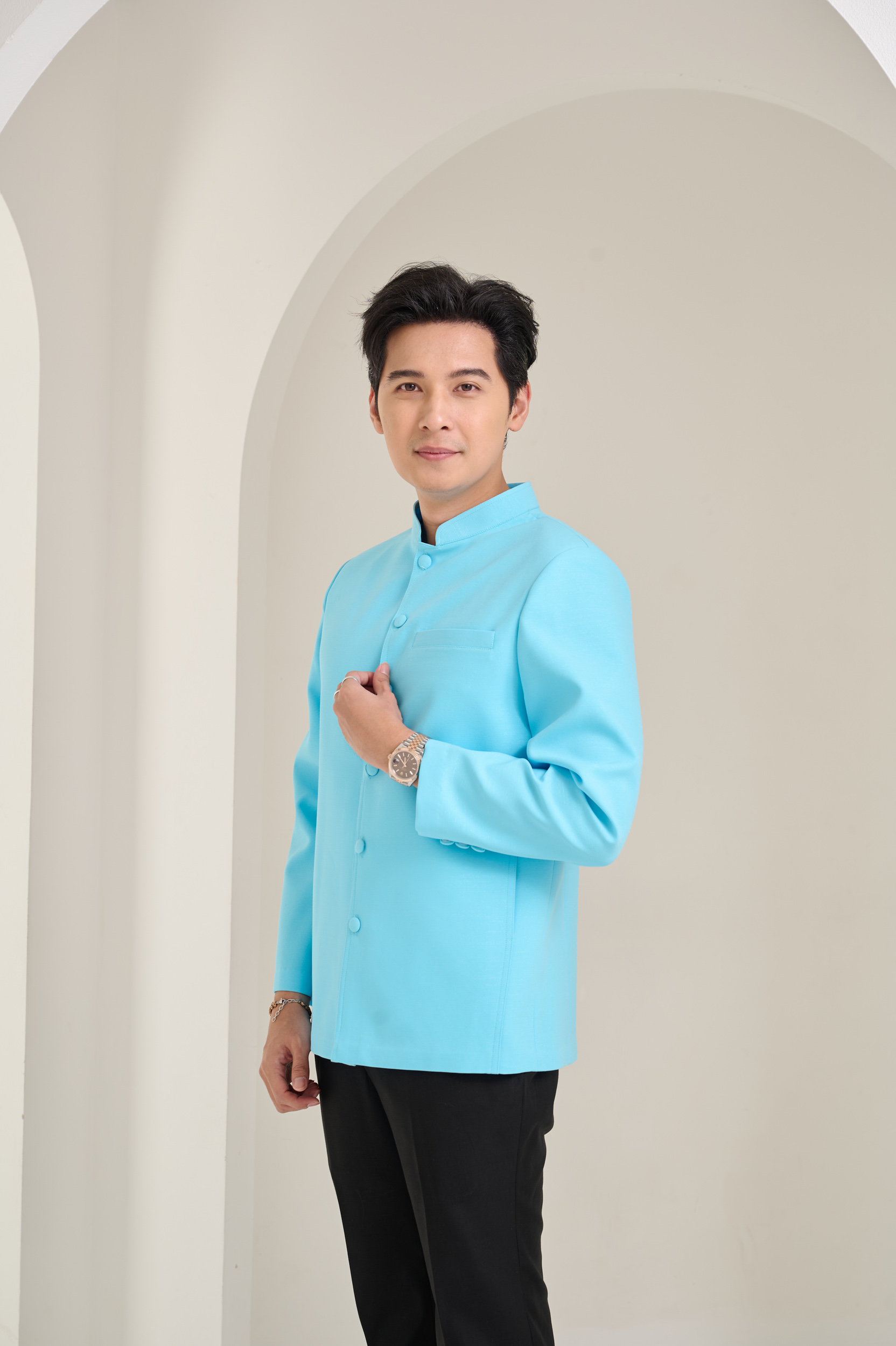 เสื้อผ้าฝ้ายแพรเงินคอพระราชทานแขนยาว สีฟ้า ไซส์ S