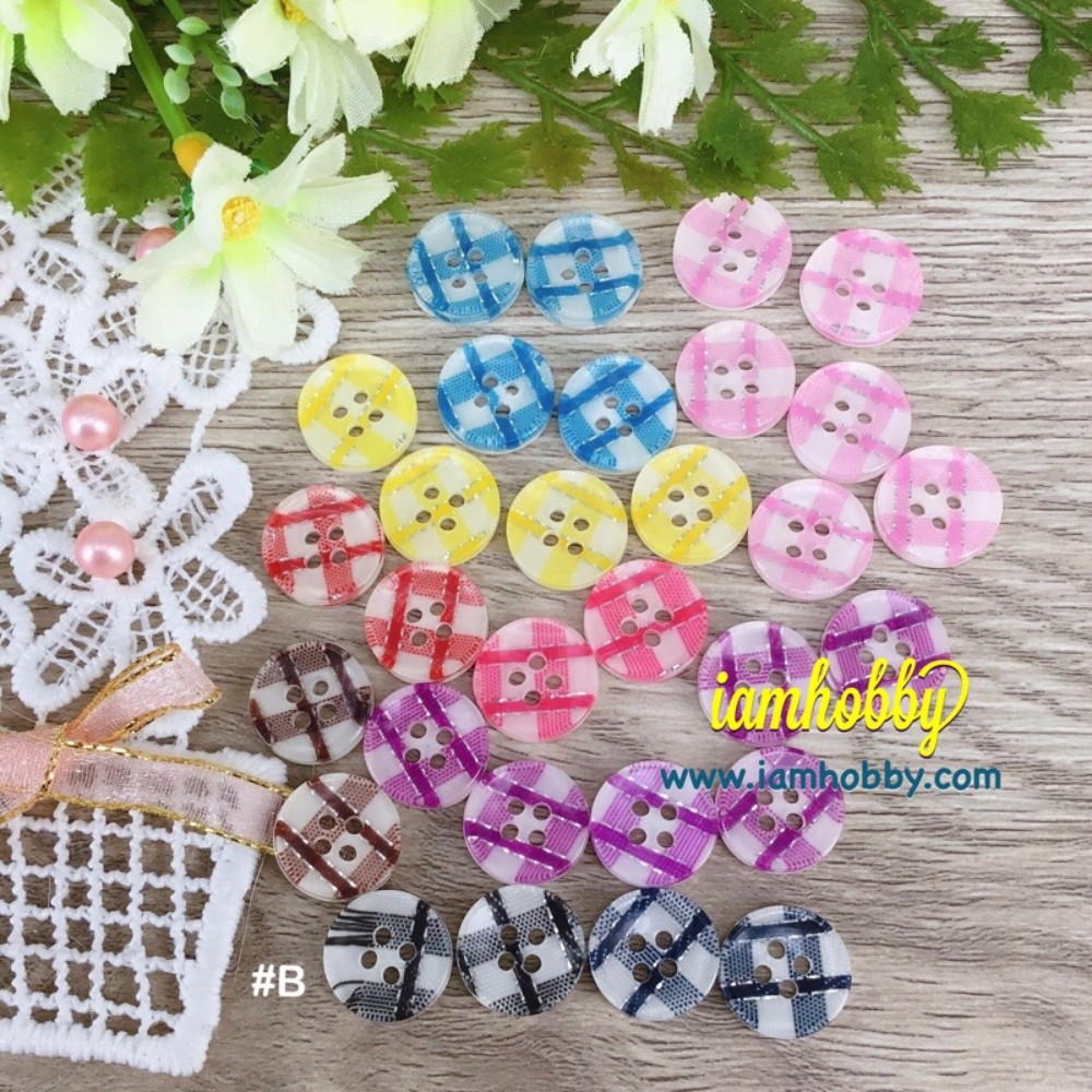 กระดุมพลาสติก 13 mm.ลายสก็อต คละสี (30 ชิ้น) (เลือก set)