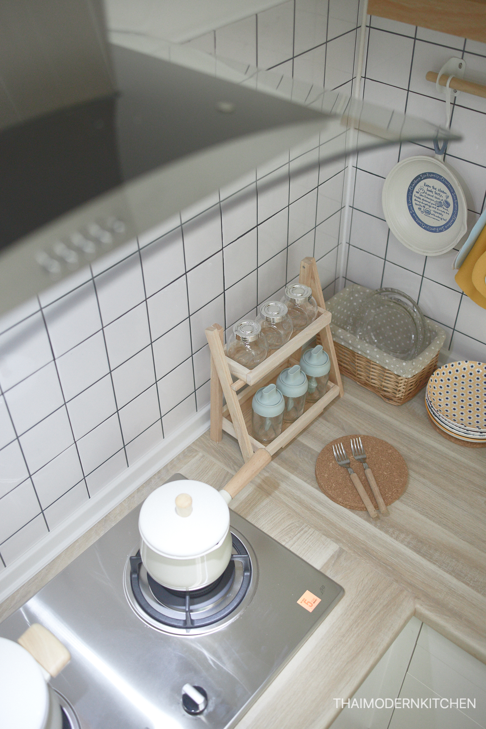 ครัวตัว L 2 + 1.4 เมตร ตู้ล่าง 1.4 ตู้บน