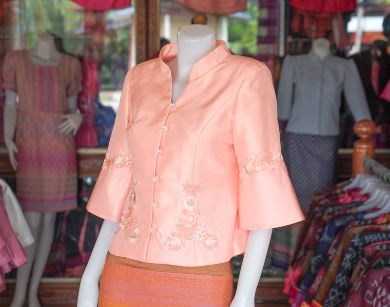 เสื้อผ้าไหมแพรทอง แต่งลูกไม้ สีโอรส ไซส์ 2XL