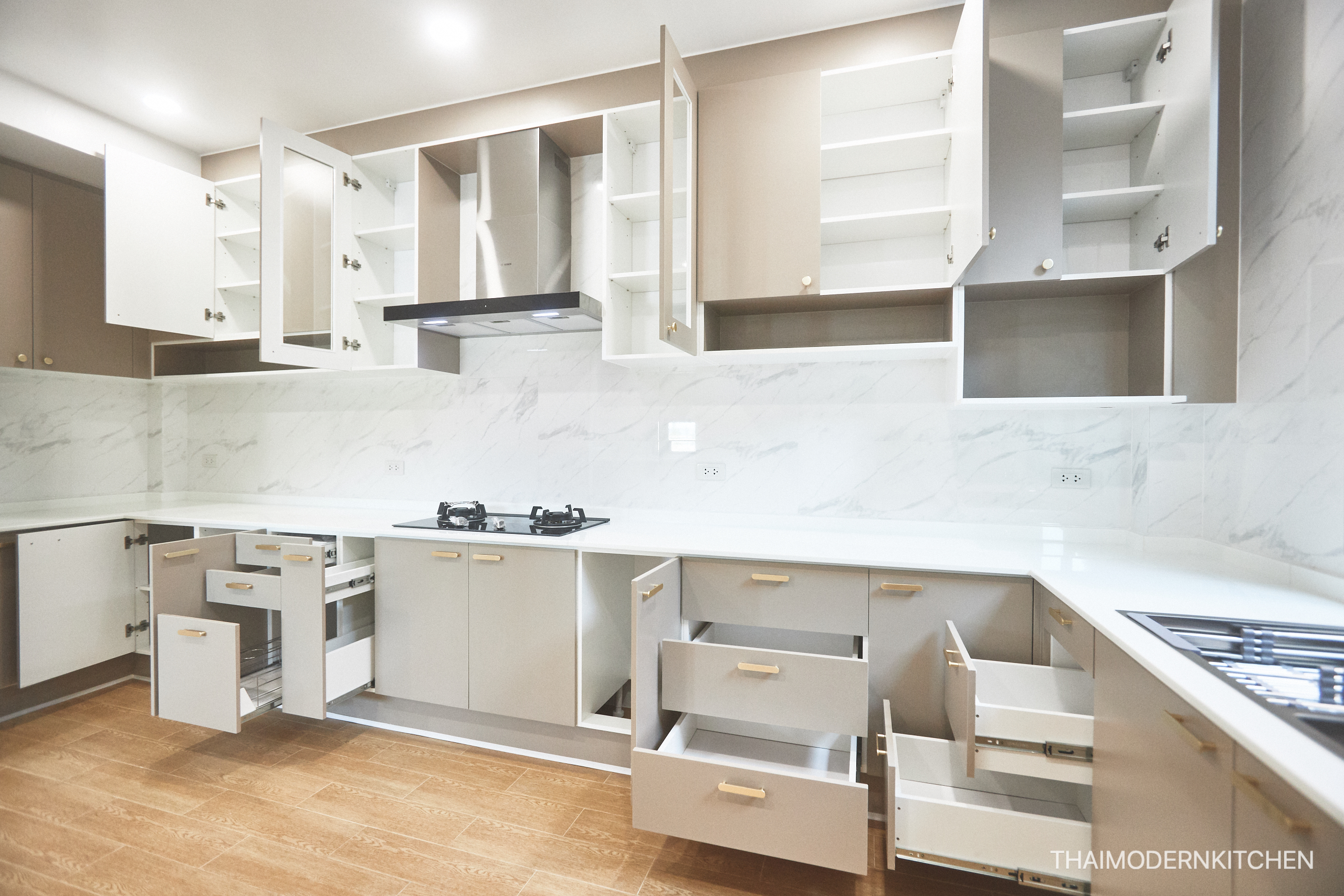 ครัวบิ้วอิน บ้านคุณพรพิมล 5.9 ตู้บน+ล่าง 2.4 ตู้ล่าง