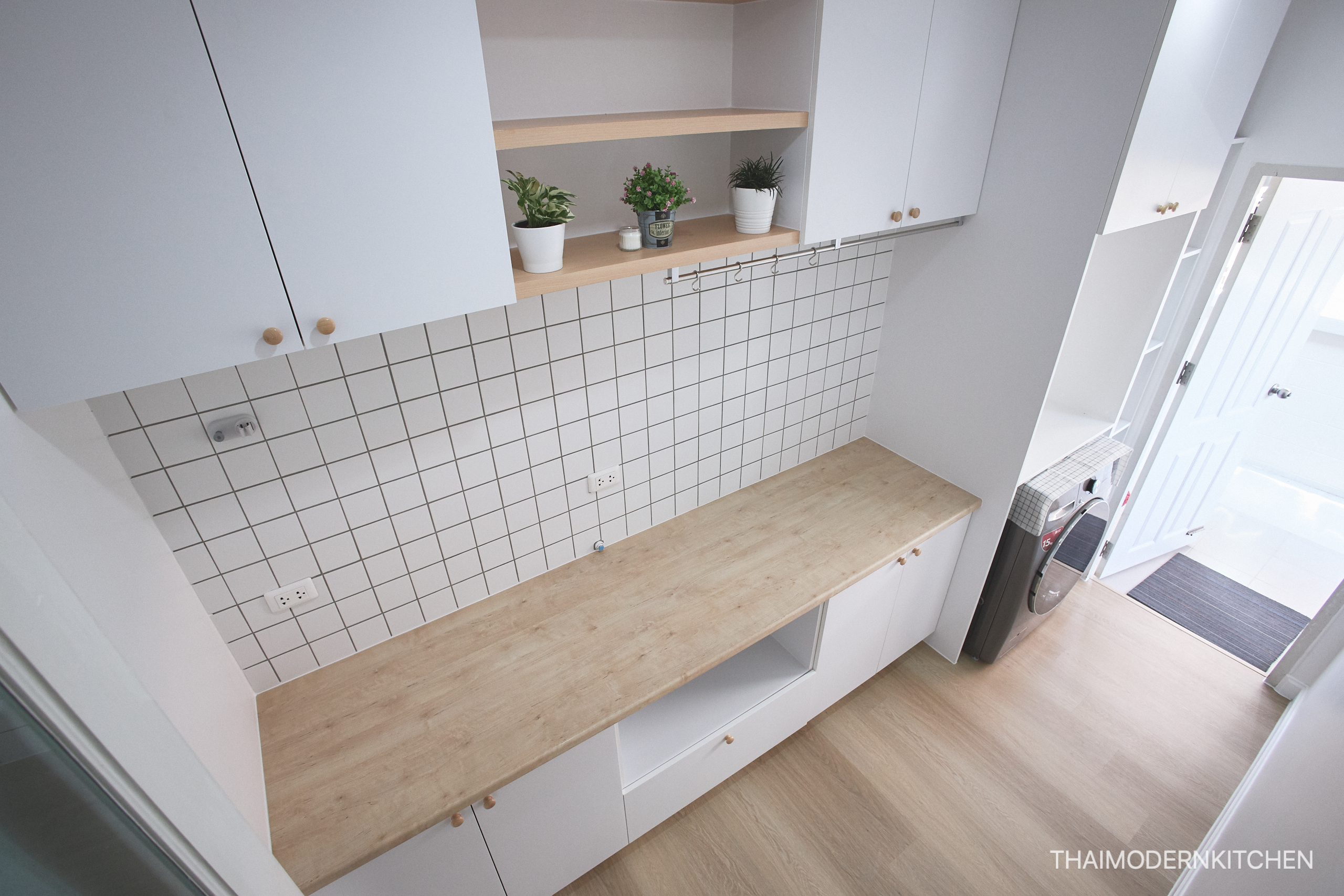 Pantry ราคา 35000- ราคาไม่รวมตู้สูง