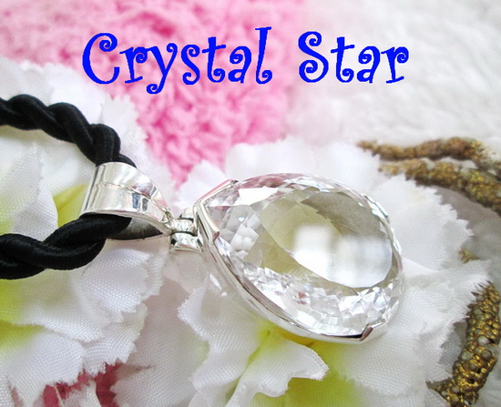 จี้คริสตัลตัวเรือนเงิน