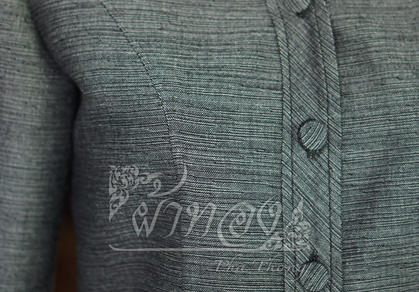 เสื้อผ้าฝ้ายสายฝน ปกเชิ้ตคอวี สีดำ ไซส์ L