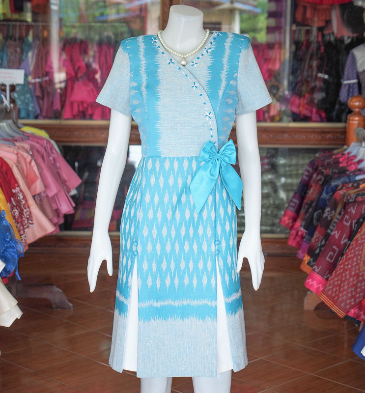 เดรสผ้าฝ้ายครามลายมัดหมี่ สีฟ้า ไซส์ L