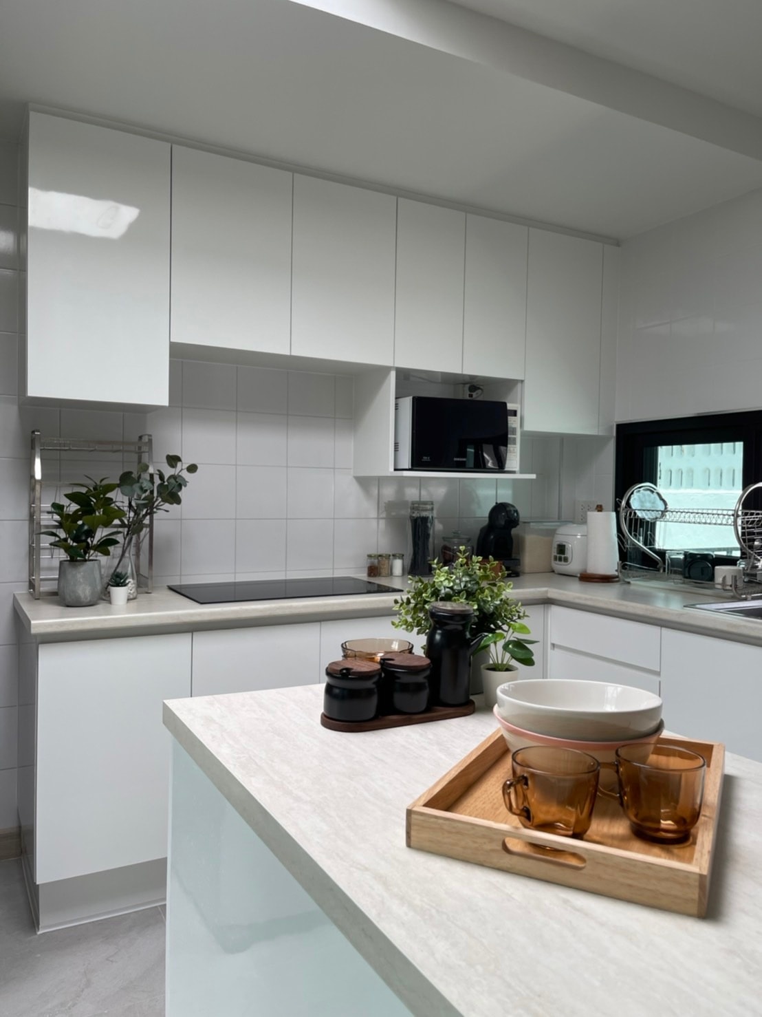 ครัวบิ้วอิน บ้านคุณปริษฐา ราคา 80500 บาท 2.30 + 3.5 ตู้ล่าง 2.30 ตู้บน 1.5 island ลึก 60 ซม