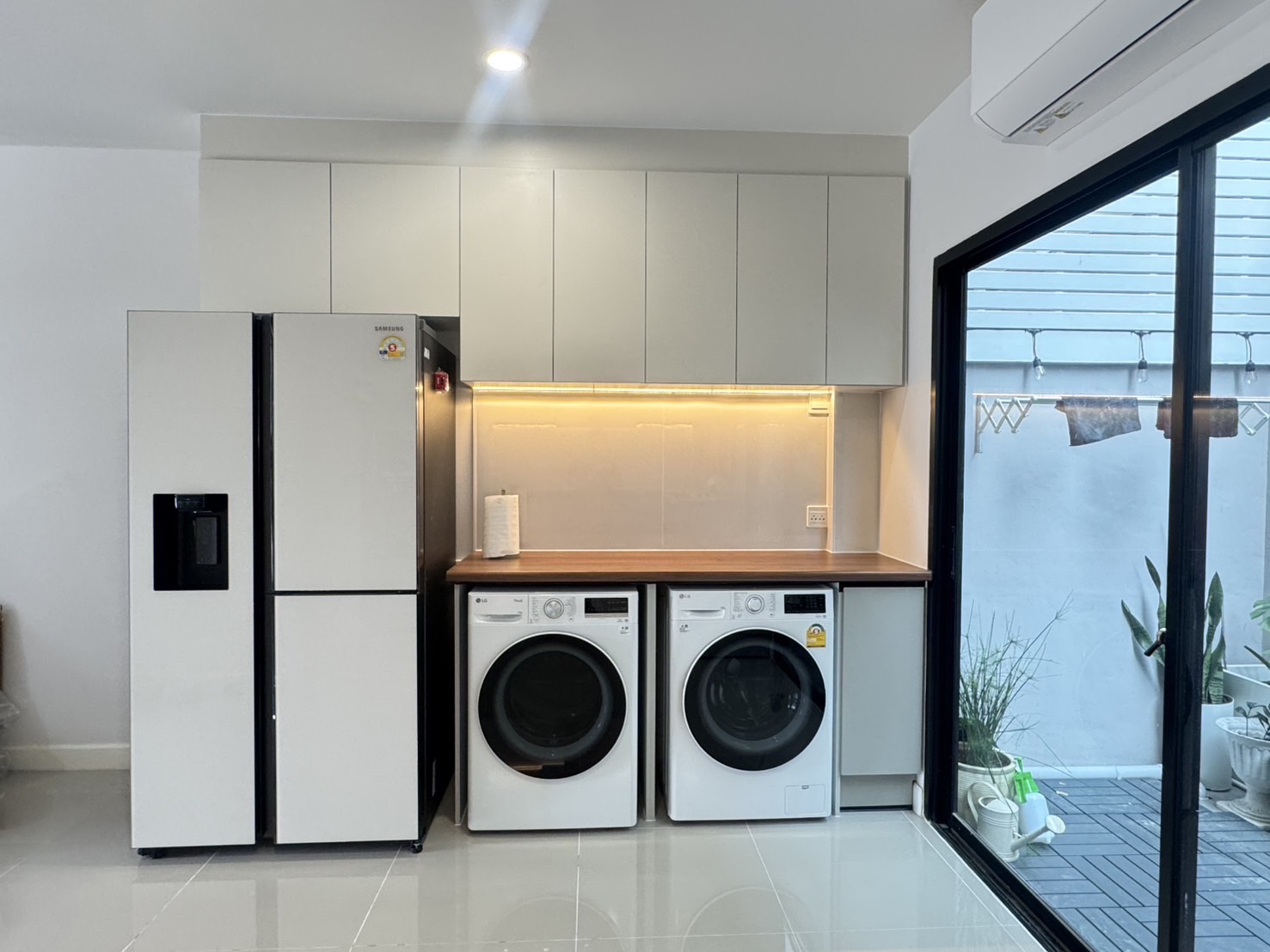 ครัวบิ้วอินบ้านคุณเจมส์ ราคา 108,000