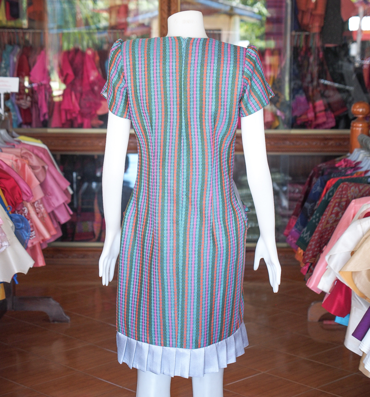 เดรสผ้าฝ้ายทอลายมุกสายรุ้ง สีเทาเงิน ไซส์ S