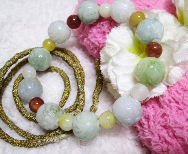 สร้อยข้อมือหยกแกะสลัก