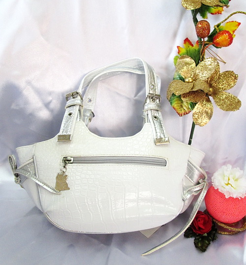 กระเป๋าแฟชั่น