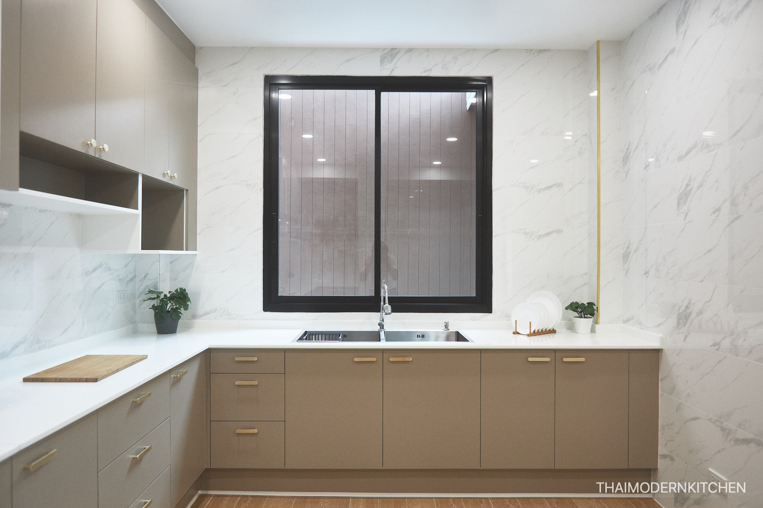 ครัวบิ้วอิน บ้านคุณพรพิมล 5.9 ตู้บน+ล่าง 2.4 ตู้ล่าง