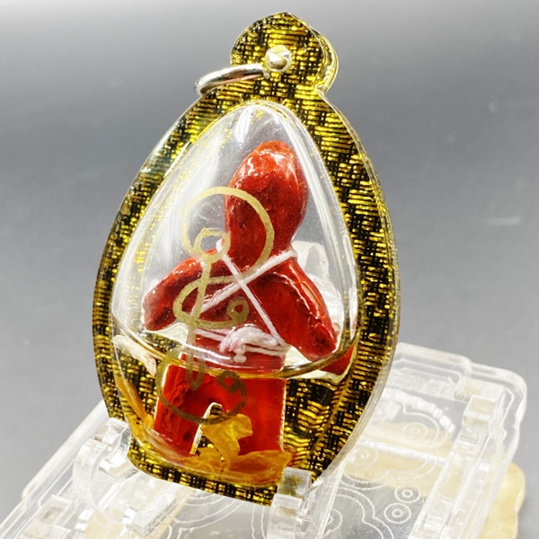 หลวงพ่อเมียน วัดจะเนียงวนาราม หุ่นพยนต์เลี่ยมน้ำมันอาถรรพ์ รุ่นเจ้าแดงมหากาฬ KM006