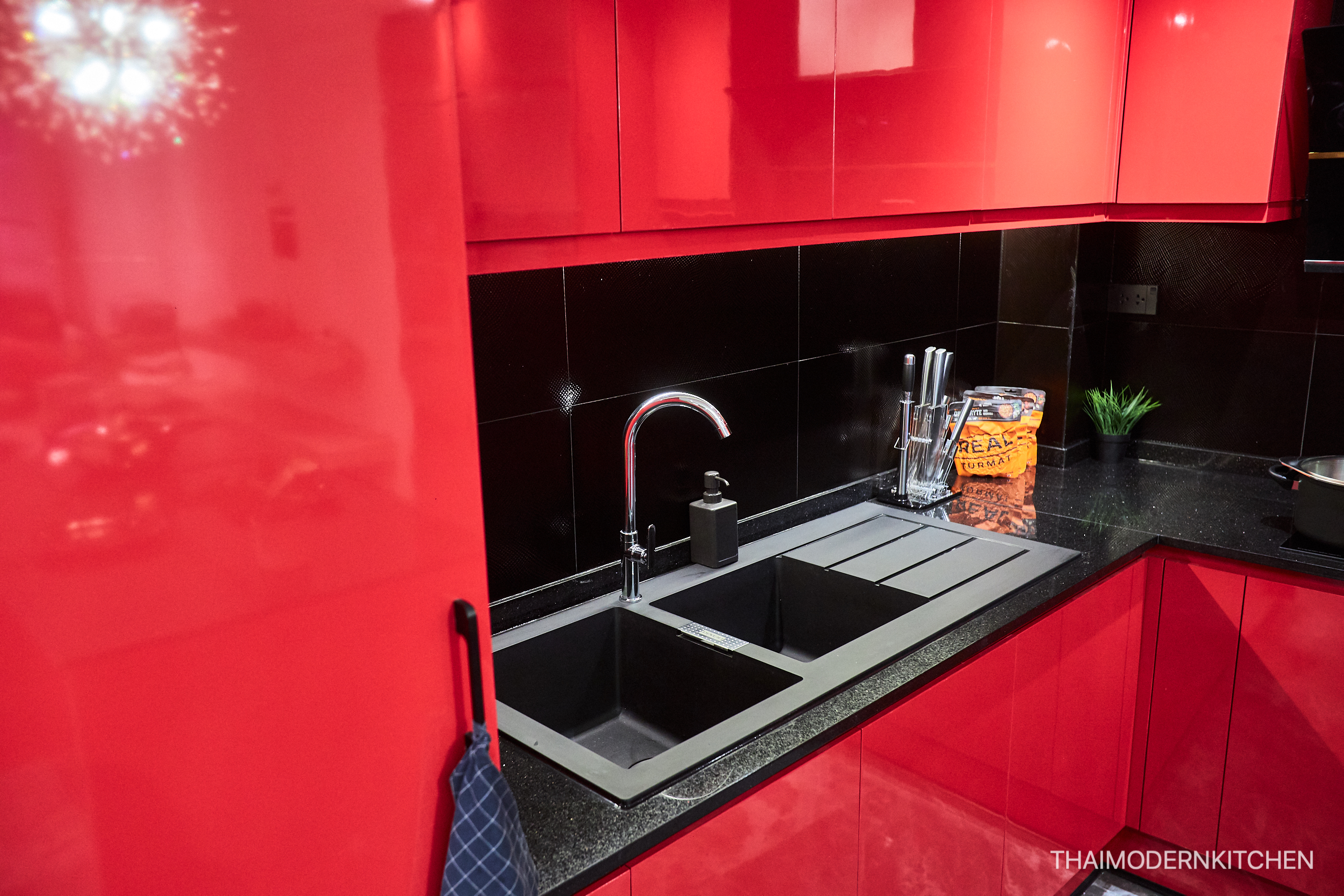 ครัวบิ้วอิน บ้านคุณหญิง ราคา 170,000- 3.8+2 ตู้บน+ล่าง (รวมตู้สูง) 1.5 island ลึก 80 cm