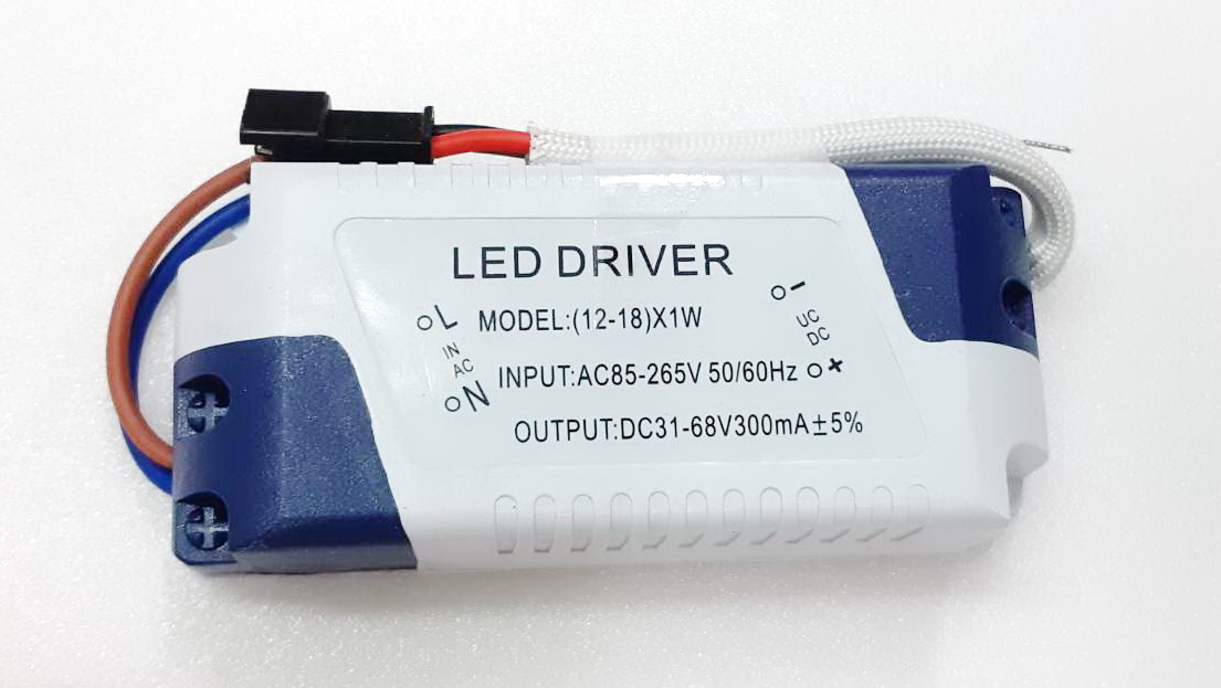 LED DRIVER 18W รองรับหลอด 1W จำนวน 12-18 หลอด , ใช้ไฟ 220V (กล่อง+ปลั๊ก)