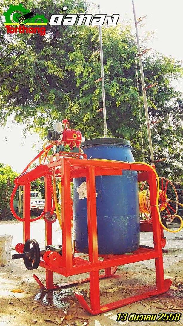 ถังพ่นยาขนาด 250 ลิตร มีแขนข้างละ 2.5