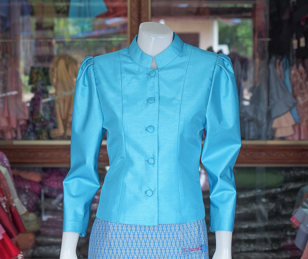 เสื้อไทยจิตรลดา ผ้าไหมแพรทอง สีฟ้า ไซส์ S