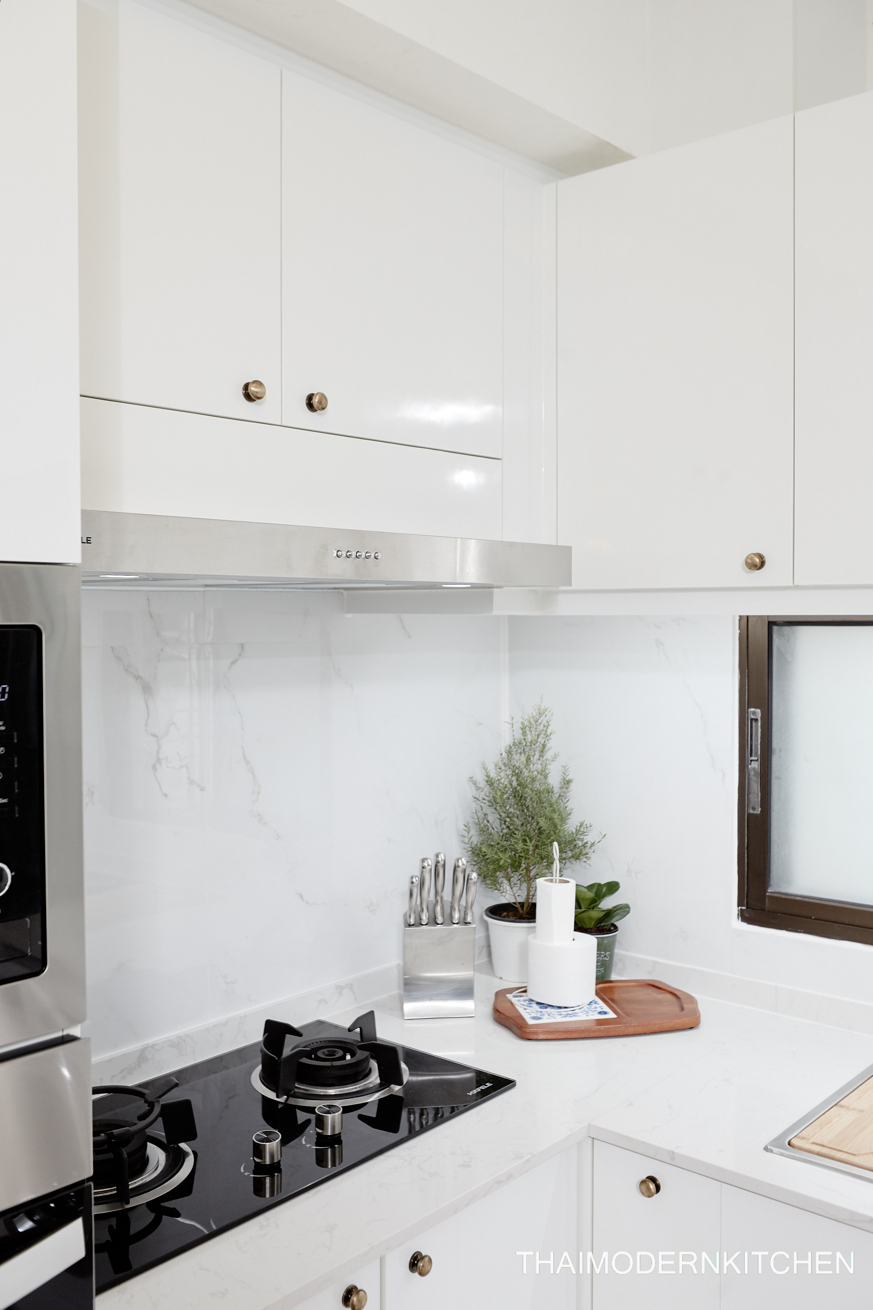 1.7×1.2 ตู้บน+ล่าง 0.9 ตู้เต็ม 0.9 ตู้บนเหนือตู้เย็น