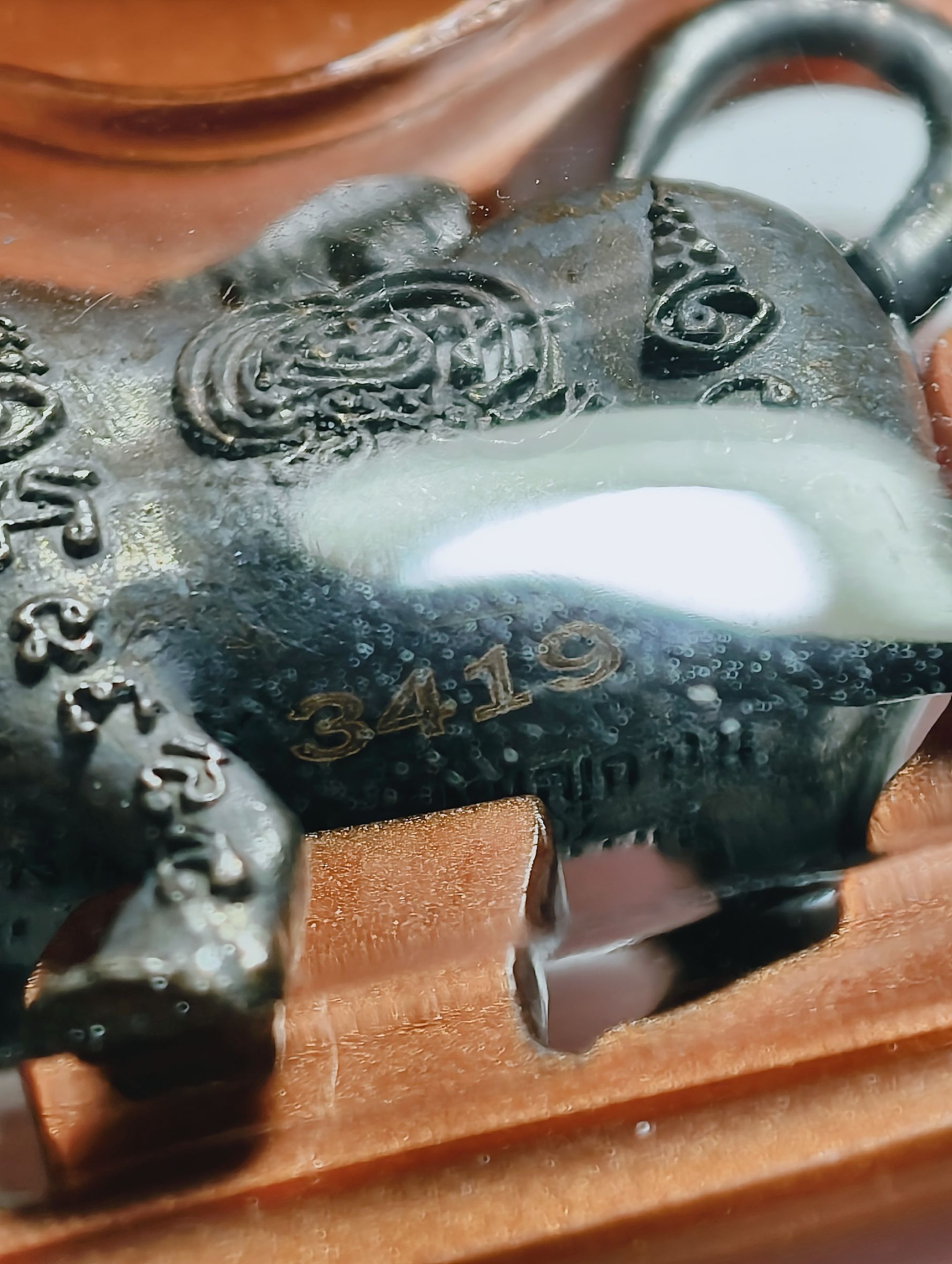 หลวงพ่อพัฒน์ วัดห้วยด้วน นครสวรรค์ วัวธนู พร้อมเลี่ยม (AC2971)