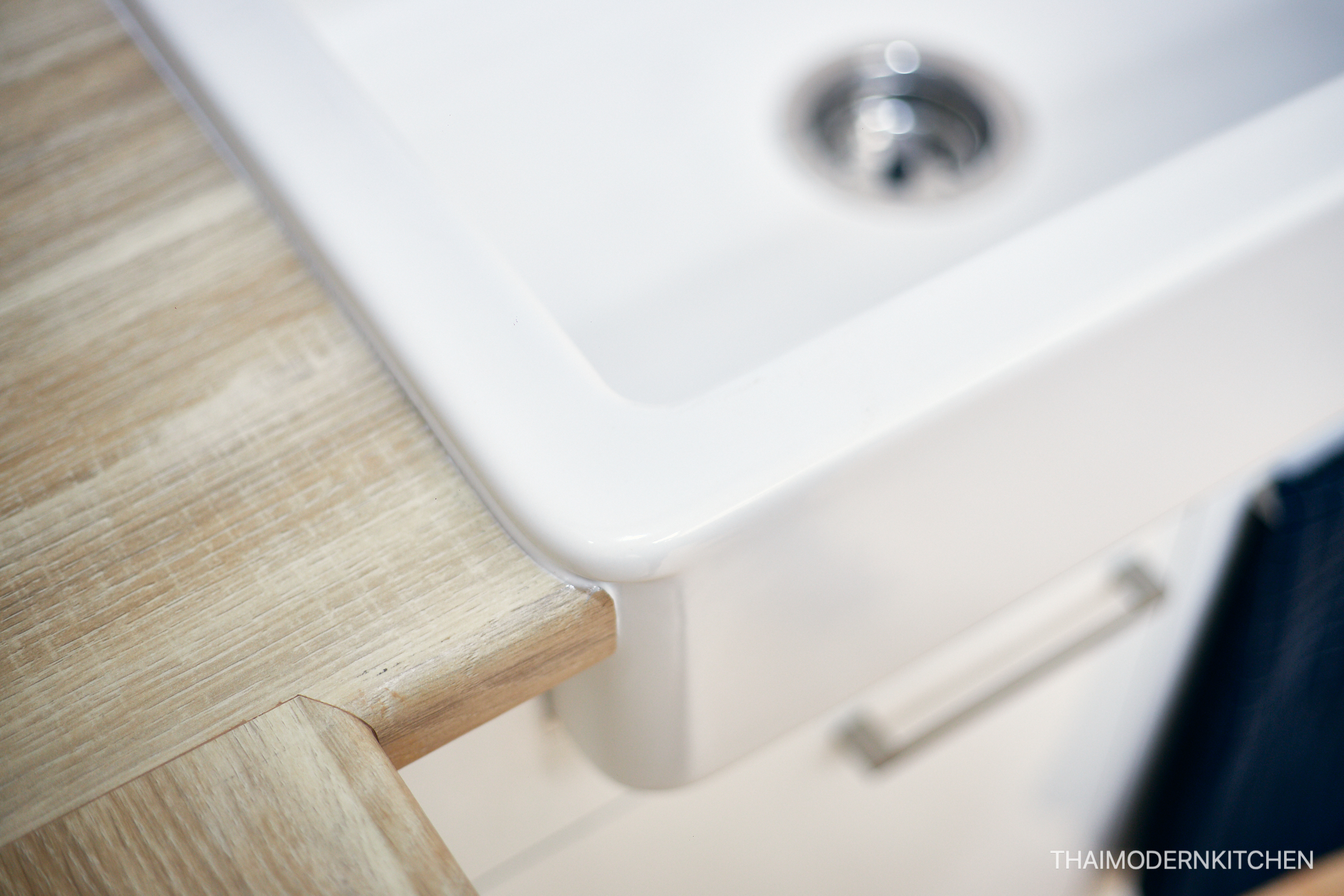 ครัวบิ้วอิน หมู่บ้าน Cher วงแหวน-สาทร 2 .4 ตู้ล่าง+บน 1.14 ตู้ล่าง + ชั้นญี่ปุ่น