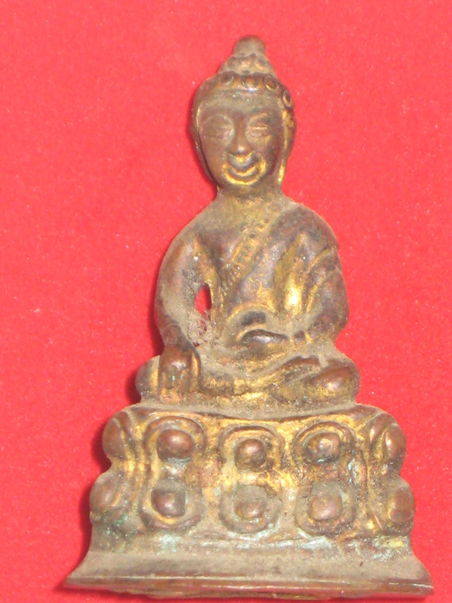 พระกริ่งเก๋งจีน(ยุคเก่า) ใต้ฐานมังกรทอง