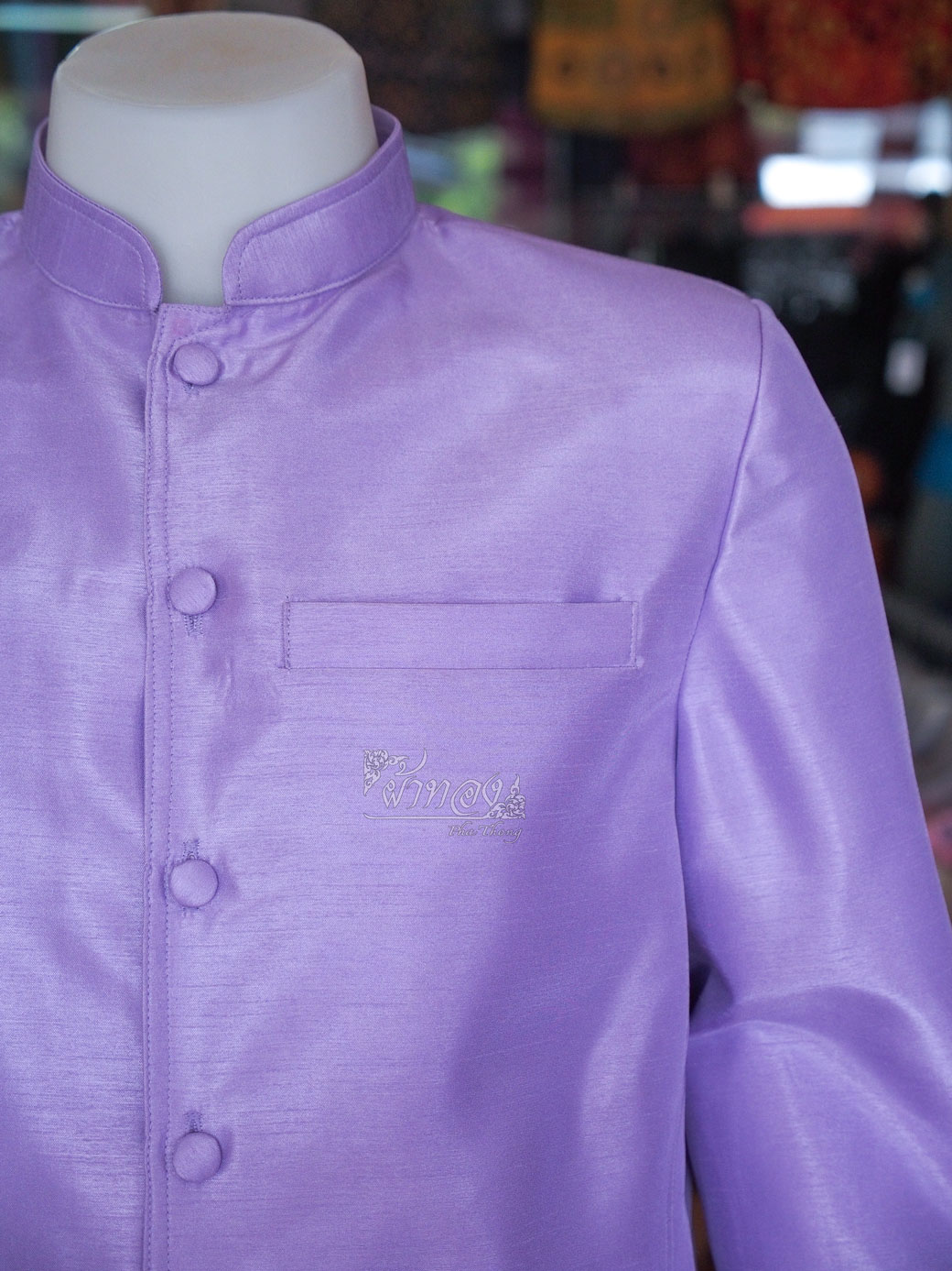 เสื้อผ้าไหมแพรทองคอพระราชทานแขนยาว สีม่วง ไซส์ XL