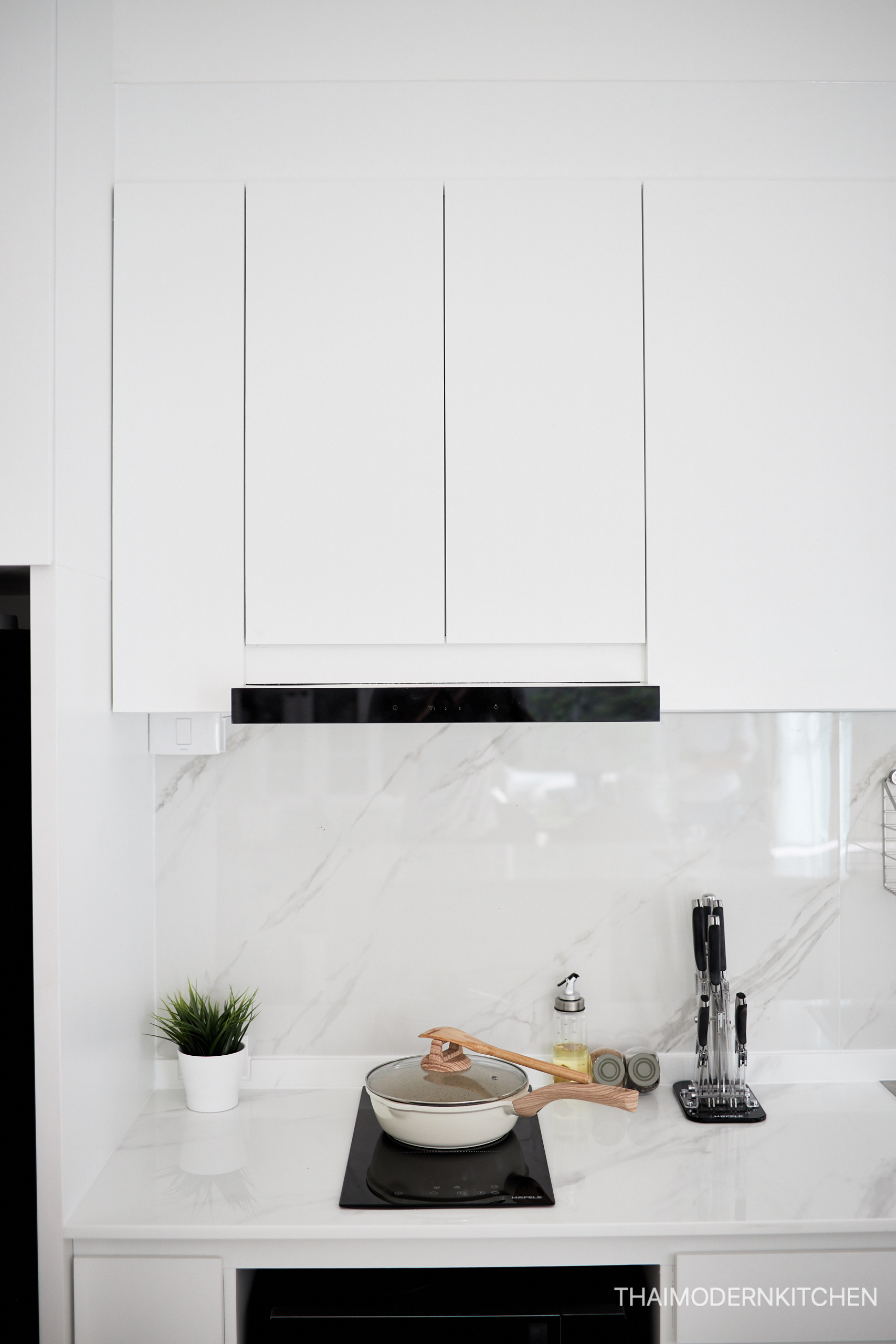 ครัวบิ้วอิน บ้านคุณมีน ราคา 75000- หมู่บ้าน Villaggio รังสิต คลอง 4 2.3 ตู้ล่าง 3.2 ตู้บน 2.05 island ลึก 75 cm